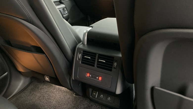 Land Rover Discovery 3.0 D300 Dynamic HSE 5dr Auto Diesel Station Wagon